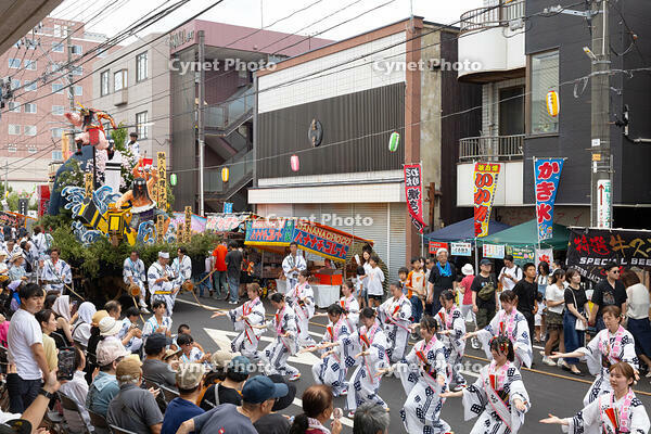 土崎神明社祭　曳山行事（本祭）　御幸曳山　演芸披露 [OKE110019959]