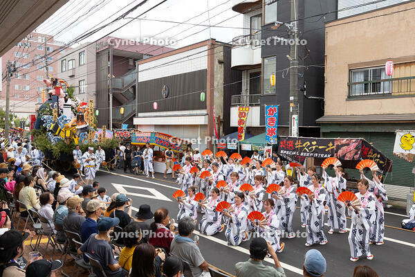 土崎神明社祭　曳山行事（本祭）　御幸曳山　演芸披露 [OKE110019960]