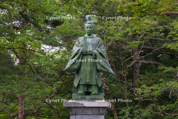 千秋公園（久保田城跡）　佐竹義堯公銅像 [OKE110019983]