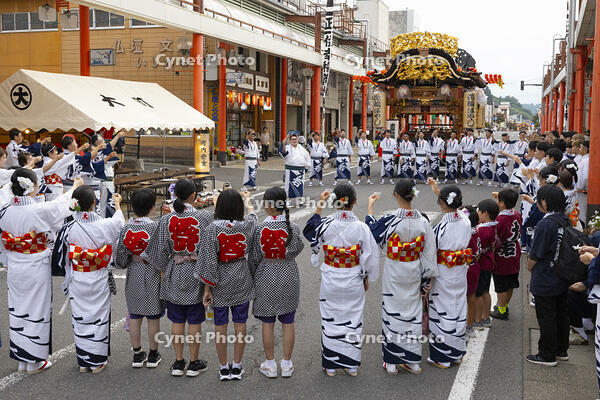 花輪ばやし　御旅所詰　屋台発（大町）　乾杯 [OKE110020703]