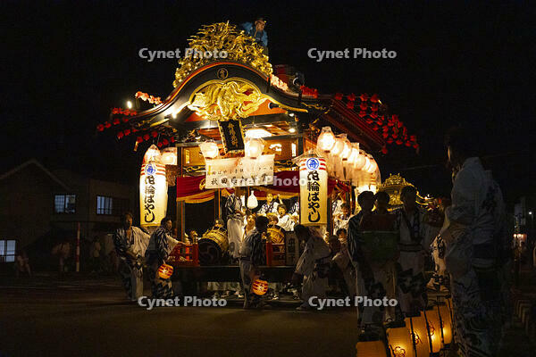 花輪ばやし　朝詰　稲村橋へ出発（舟場元町） [OKE110020750]