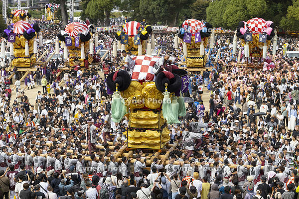 新居浜太鼓祭り　上部地区山根グラウンド統一寄せ [OKE110021747]