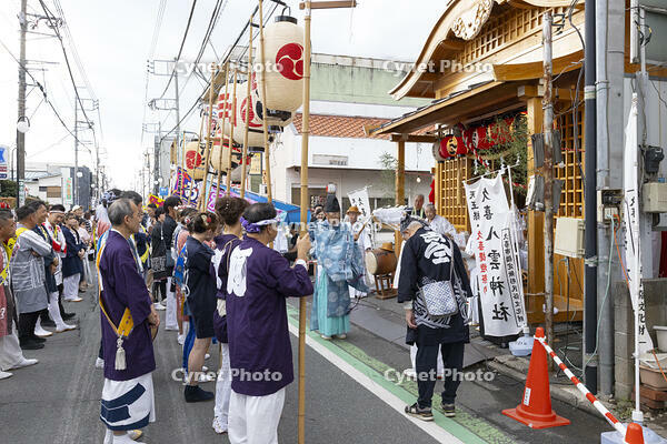 久喜提燈祭り「天王様」　八雲神社御仮屋　御神燈拝領式 [OKE110022834]