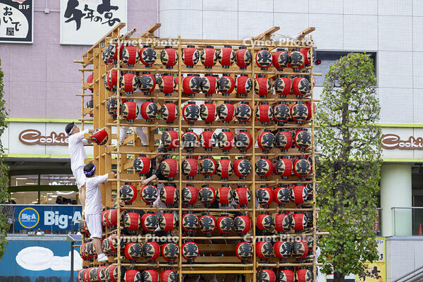久喜提燈祭り「天王様」　山車組替（東一） [OKE110022837]
