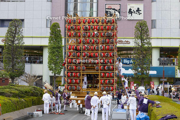 久喜提燈祭り「天王様」　山車組替（東一） [OKE110022838]