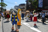 新装、水木ロード　歩道ゆったり、４００人… [ASA110022680]