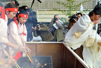 「ＰＭ２．５」も退散　住吉神社「焼嗅がし… [ASA110022916]