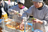 こけら寿司、引き継ごう　東洋町白浜海岸で… [ASA110022926]