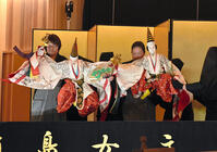 繊細な人形遣いに魅了　直島で女文楽の公演… [ASA110022929]