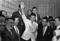 ６８年参院選　石原氏が初当選 [ASA110024055]