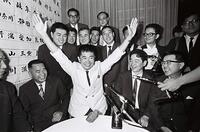 １９６８年　参院選　おどりでた石原慎太郎 [ASA110024060]