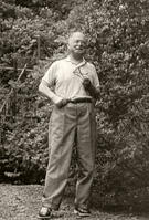 小泉信三氏（経済学者、東宮職参与） [ASA110024194]