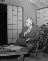 文化勲章の小泉信三氏 [ASA110024197]