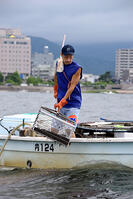 宍道湖、シジミの漁獲量首位奪還へ [ASA110024270]
