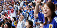 サッカーＷ杯［日本―トルコ］国立競技場の… [ASA110024558]