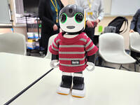 シャープの人型ロボット「ロボホン」 [ASA110024616]