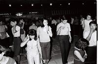 １９６６年　ビートルズ公演に集まったファン [ASA110024646]