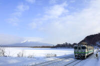 普通列車(4852D)　函館本線　大沼～仁山 [MAK110000015]