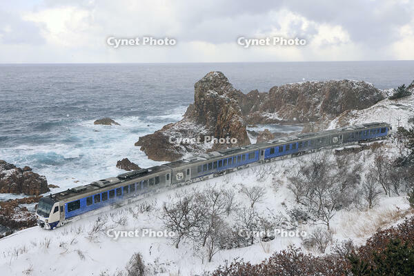 快速「リゾートしらかみ2号」　五能線　広戸～深浦 [MAK110000010]