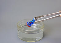 気圧の差でつぶれる缶 [JIM110002805]