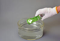 気圧の差でつぶれる缶 [JIM110002806]