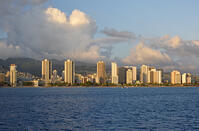 ワイキキビーチ沖から街並み [JIM110002753]