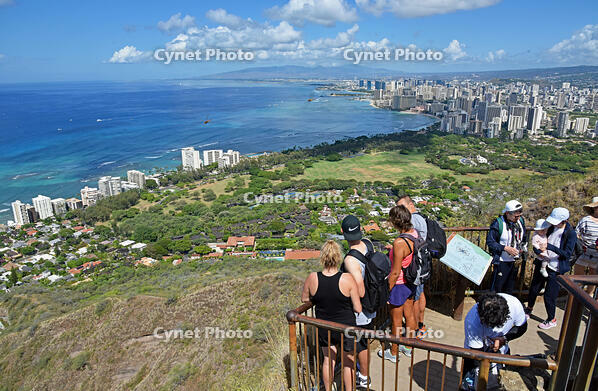 ダイヤモンドヘッド頂上から [JIM110002728]