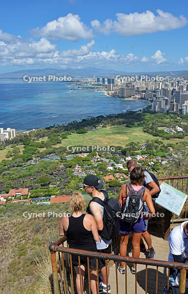 ダイヤモンドヘッド頂上から [JIM110002729]