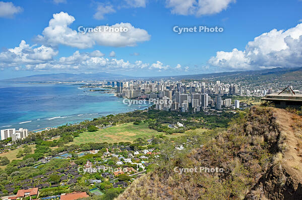 ダイヤモンドヘッド頂上から [JIM110002735]