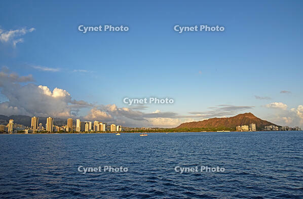 ワイキキビーチ沖からダイヤモンドヘッド [JIM110002752]