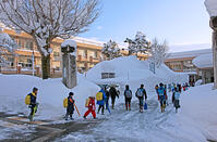 雪の登校　新潟県　十日町市 [MAS110007359]