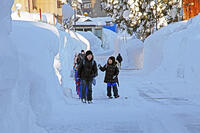 雪の登校　新潟県　十日町市 [MAS110007360]