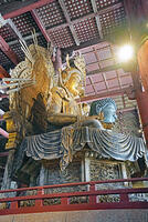 東大寺　大仏殿内部　虚空蔵菩薩坐像　(大仏向かって左側の像)　　奈良県　奈良市 [MAS110008864]