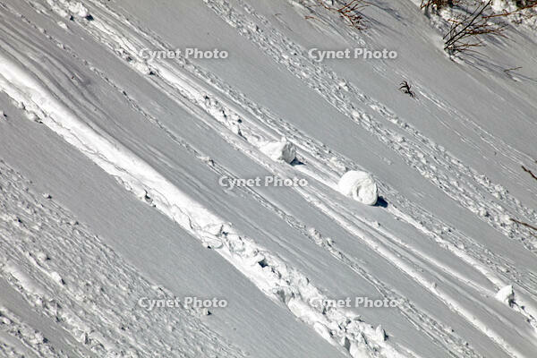雪まくり　新潟県　湯沢町 [MAS110007311]