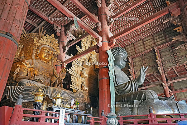 東大寺　大仏殿内部　虚空蔵菩薩坐像　(大仏向かって左側の像)　　奈良県　奈良市 [MAS110008862]
