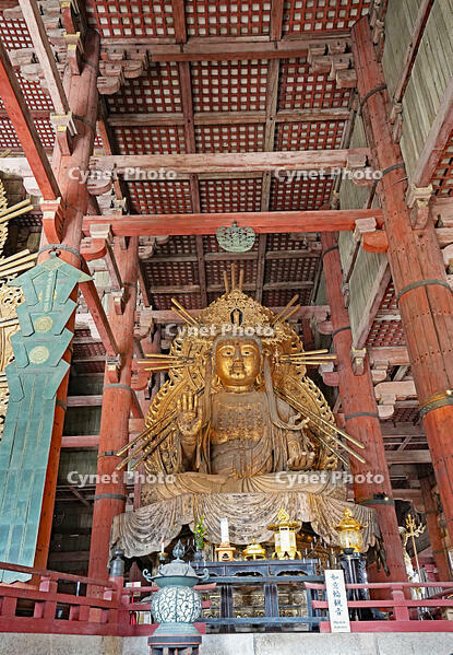 東大寺　大仏殿内部　如意輪観音坐像　(大仏向かって右側の像) 　奈良県　奈良市 [MAS110008872]