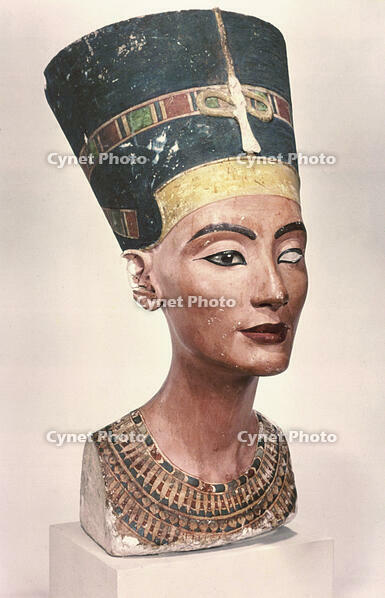 Nefertiti (3 4 View) Egyptian Art Staatliche Museen, Berlin, Germany [SPS110000037]
