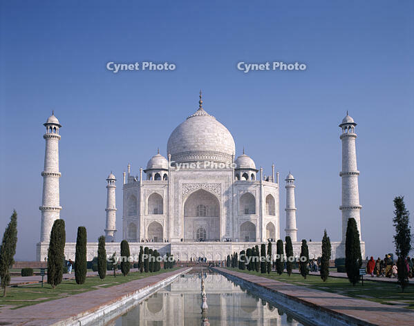 Facade of the Taj Mahal, Agra, Uttar Pradesh, India [SPS110000041]