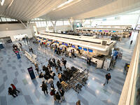 羽田空港第３ターミナル　国際線出発ロビー　東京都 [YOS110002374]