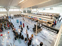 羽田空港第３ターミナル　国際線出発ロビー　東京都 [YOS110002375]