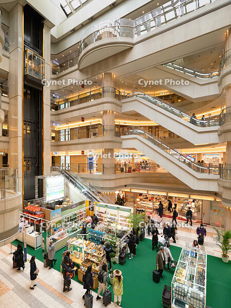 羽田空港第１ターミナル　ショッピングエリア　東京都 [YOS110002342]