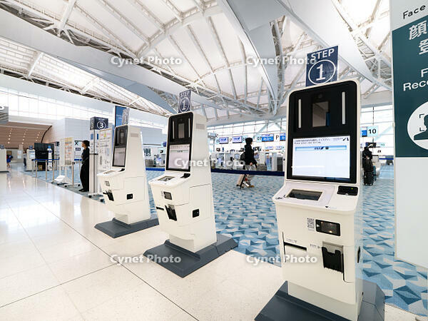 羽田空港第２ターミナル　国際線出発ロビー　東京都 [YOS110002348]