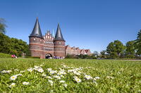 Holstentor, L?beck, Baltic coast, Schleswig-Holstein, Germany [AWL110001677]