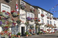 England, Kent, Deal, Beach Street, The Kings Head Pub with Colourful Flowers in Bloom [AWL110002064]