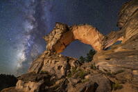 Milky Way over Inchworm Arch near Kanab, Utah, USA [AWL110002116]