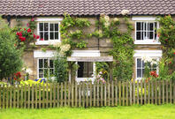 Traditional cottage in Hutton-le-Hole, a picturesque and historic village in the North York Moors National Park, North Yorkshire, England [AWL110002557]