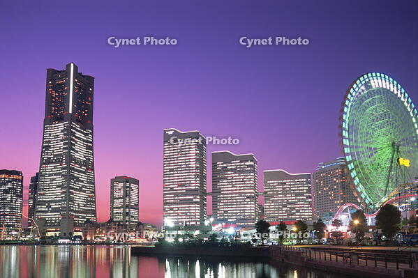Japan, Honshu, Yokohama, Minatomirai Area Skyline [AWL110001010]