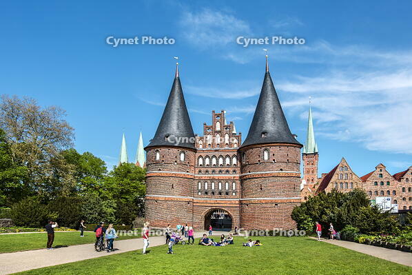 Holstentor, L?beck, Baltic coast, Schleswig-Holstein, Germany [AWL110001675]