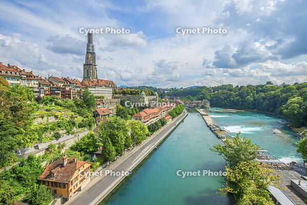 Berner Munster with river Aare, Berne, Switzerland [AWL110001730]