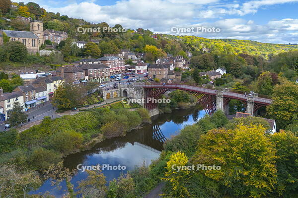 UK, England, Shropshire, Telford, Ironbridge Gorge, UNESCO World Heritage Site, Ironbridge, The Iron Bridge over River Severn [AWL110001741]